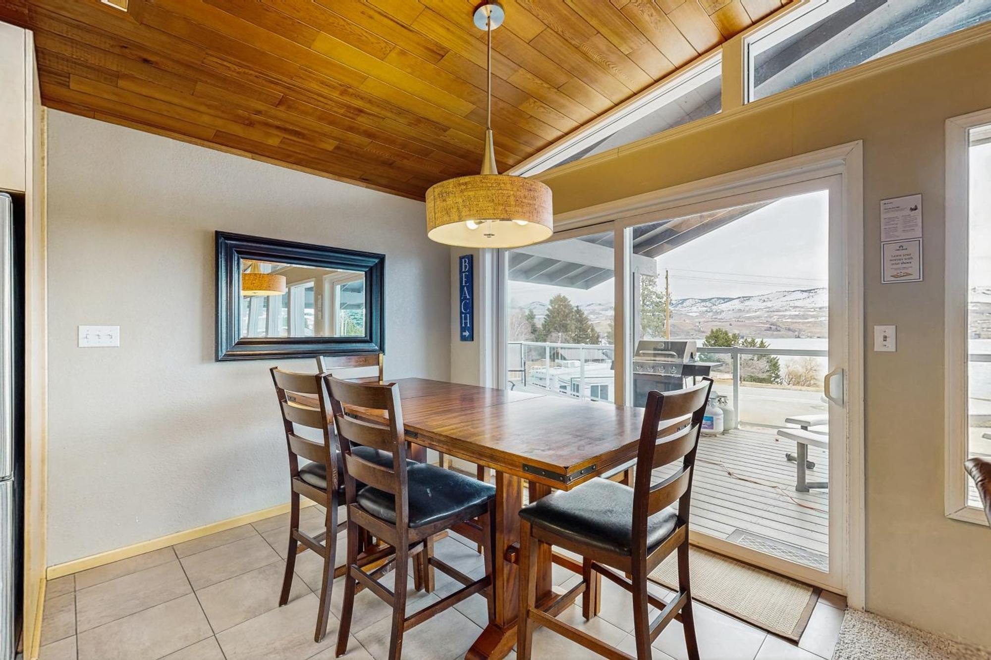 Royal View On Lakeshore Chelan Exterior photo