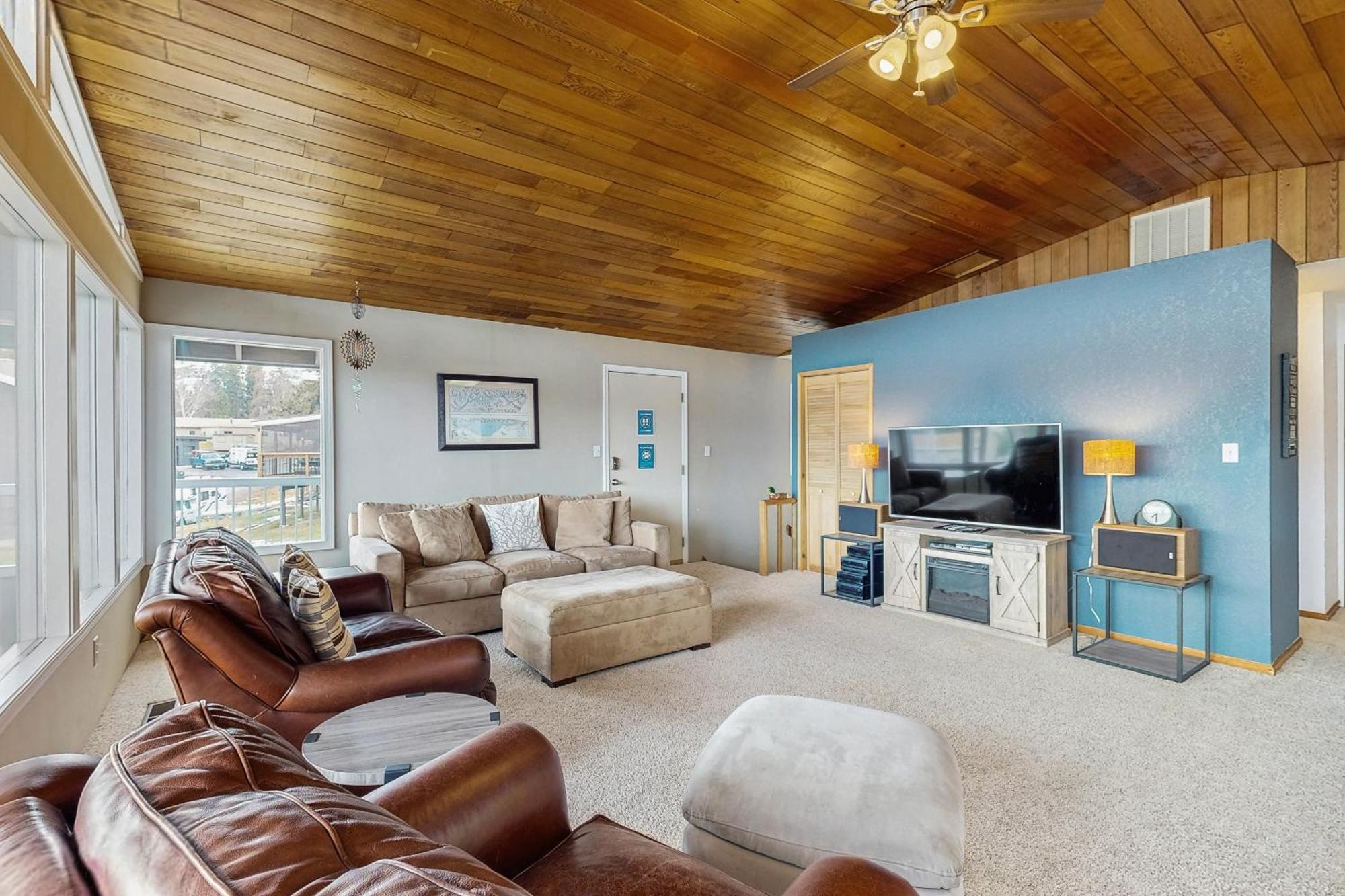 Royal View On Lakeshore Chelan Exterior photo